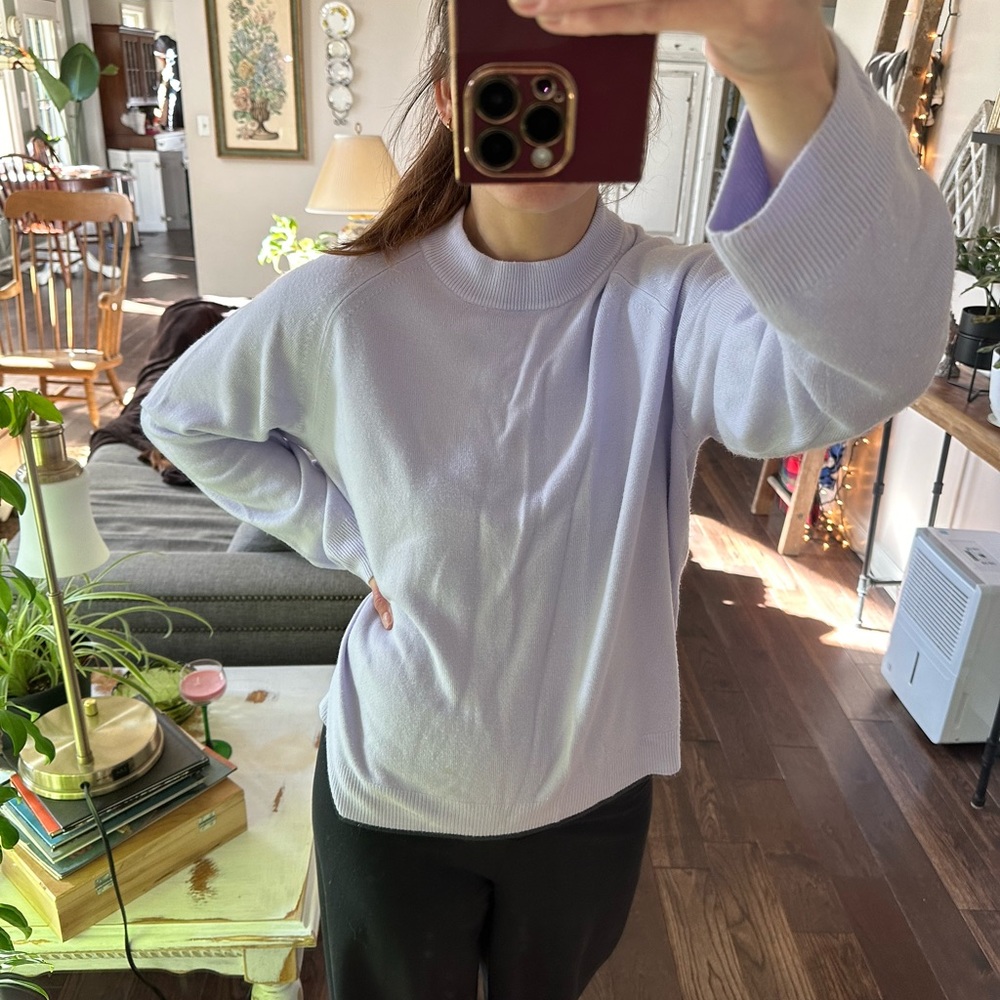 016: Vintage light purple White Stag sweater with zipper closure in the back